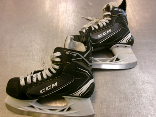 Vist Large View of Product Image Which is Used CCM 9040 Junior Hockey Skate Junior 04