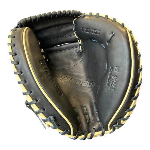 Vist Large View of Product Image Which is Used Wilson A2000 1734 BB/SB Catchers RH Throw Black 34"