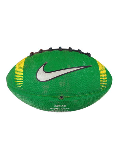 Vist Large View of Product Image Which is Used Nike Junior Football