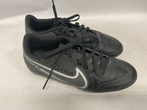 Vist Large View of Product Image Which is Used Nike Soccer Cleats Black Junior 06