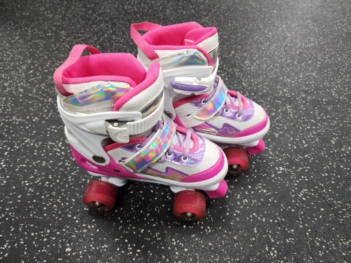 Vist Large View of Product Image Which is Used CIFAISI Junior Roller Quad Skates Pink Adjustable