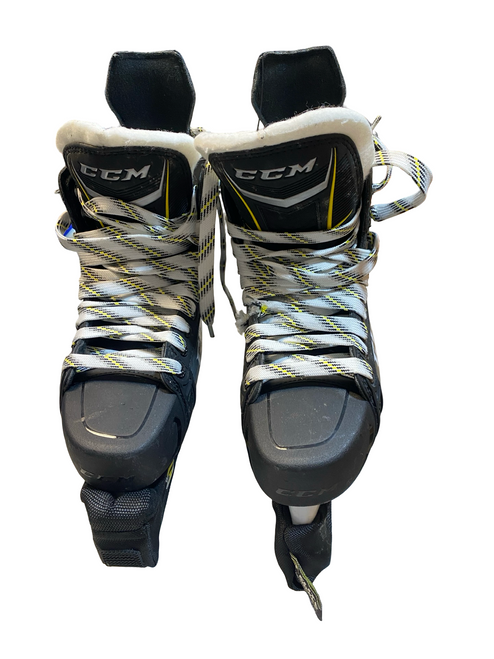 Vist Large View of Product Image Which is Used CCM 9060 Senior Hockey Skate Senior 8
