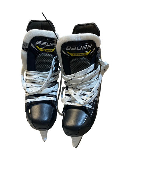 Vist Large View of Product Image Which is Used Bauer SUPREME M1 Junior Hockey Skate Junior 02