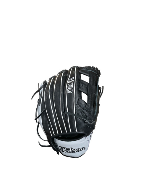 Vist Large View of Product Image Which is Used Wilson A700 BB/SB Glove RH Throw Black 12"