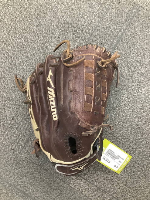 Vist Large View of Product Image Which is Used Mizuno FRANCHISE RH Throw Fastpitch Gloves Brown 12 1/2"