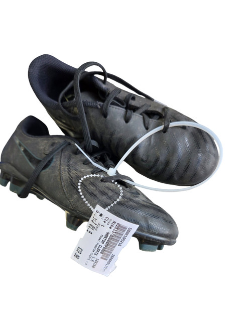 Vist Large View of Product Image Which is Used Nike PHANTOM CLEATS 1.5 Soccer Cleats Black Junior 01.5