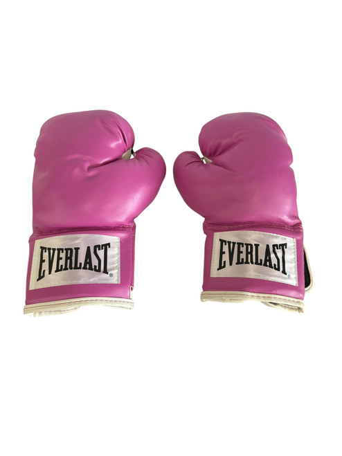 Vist Large View of Product Image Which is Used Everlast Boxing Gloves Pink MD