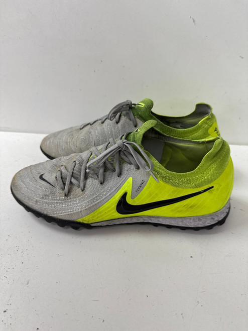 Vist Large View of Product Image Which is Used Nike PHANTOM TURF Soccer Turf Shoes Yellow Senior 8
