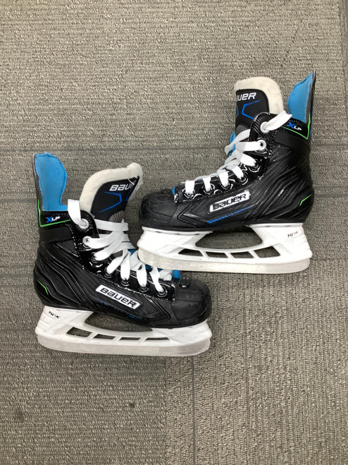 Vist Large View of Product Image Which is Used Bauer XLP Youth Hockey Skate Youth 12.0