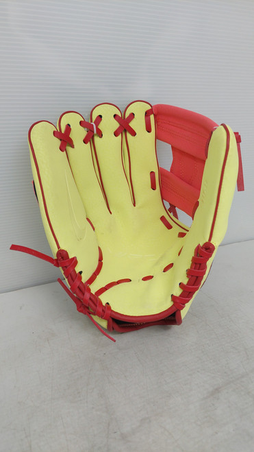 Vist Large View of Product Image Which is Used Nike VAPOR BB/SB Glove LH Throw Yellow 10 1/2"