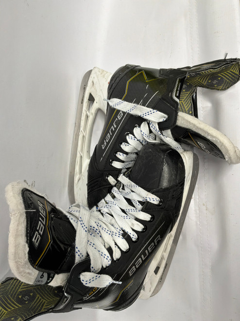 Vist Large View of Product Image Which is Used Bauer SUPREME M40 Senior Hockey Skate Senior 6