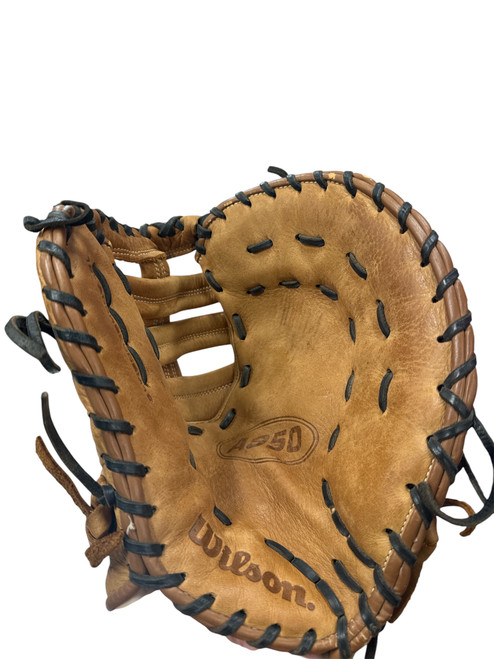 Vist Large View of Product Image Which is Used Wilson A950 BB/SB First Base RH Throw Brown 12"