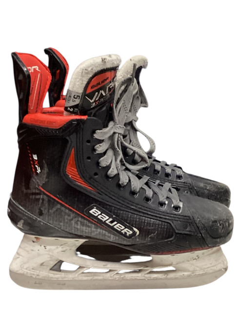 Vist Large View of Product Image Which is Used Bauer 3X PRO Intermediate Hockey Skate Intermediate 5.5