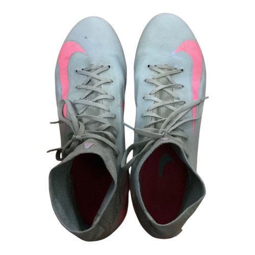 Vist Large View of Product Image Which is Used Nike Soccer Cleats None Senior 9