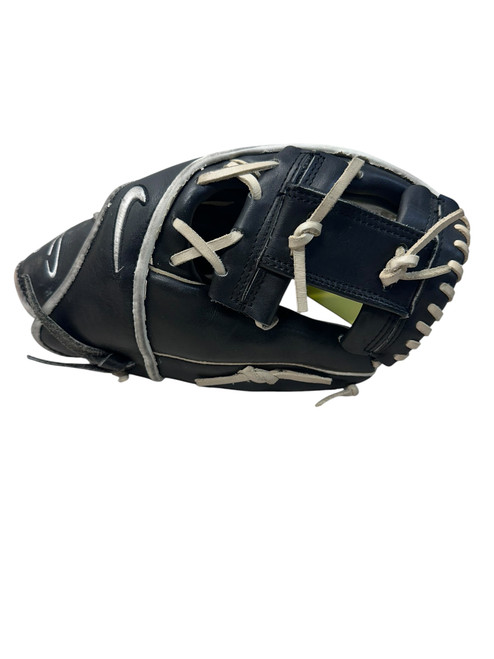 Vist Large View of Product Image Which is Used Nike SWINGMAN BB/SB Glove RH Throw Black And White 11 1/2"