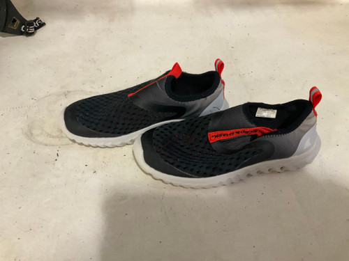 Vist Large View of Product Image Which is Used Water Shoes Y Red Youth 12.0