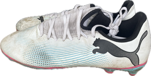 Vist Large View of Product Image Which is Used Puma Soccer Cleats White Youth 06.0