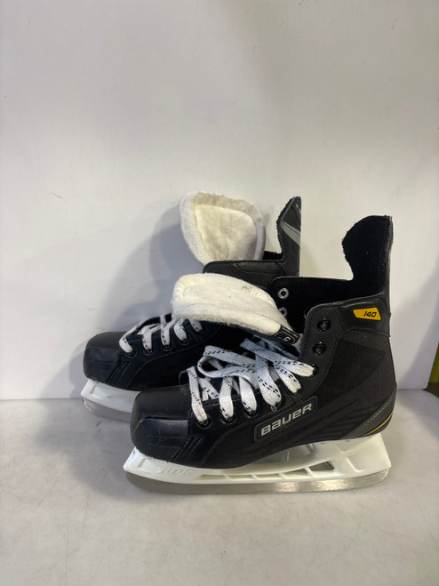 Vist Large View of Product Image Which is Used Bauer SUP 140 Junior Hockey Skate Junior 06