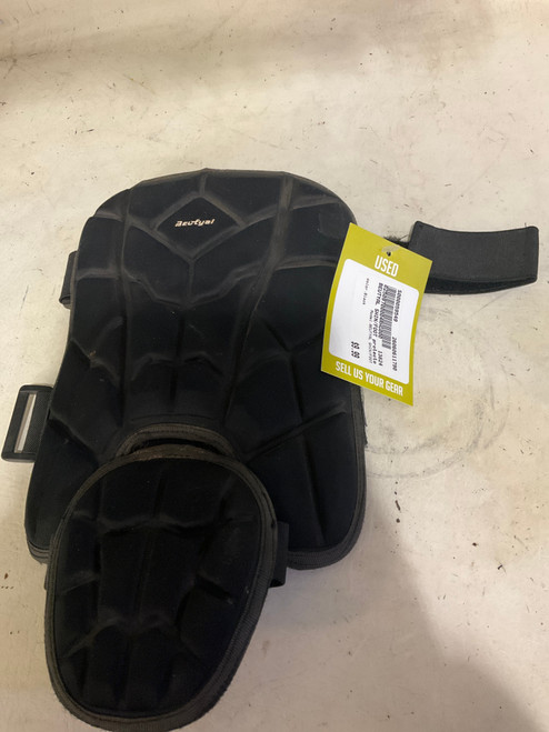Vist Large View of Product Image Which is Used BEUTYAL SHIN/FOOT BB/SB Shin/Foot Protector Black