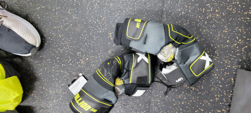 Vist Large View of Product Image Which is STX STALLION Lacrosse Arm Pads/Guards Black LG