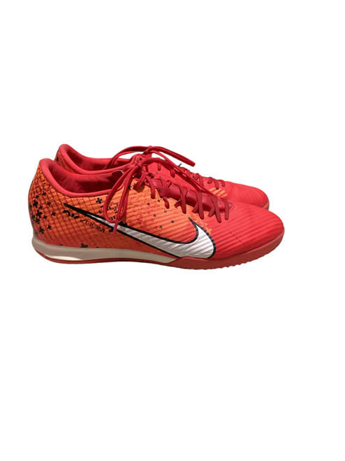 Vist Large View of Product Image Which is Used Nike Soccer Indoor Shoes Red Senior 9.5