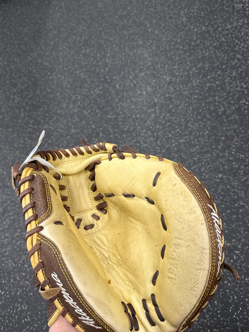 Vist Large View of Product Image Which is Used Akadema APM241 BB/SB Catchers RH Throw Brown 33"