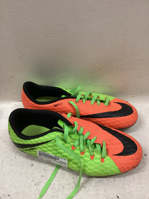 Vist Large View of Product Image Which is Used Nike Soccer Cleats Lime Green Junior 05.5