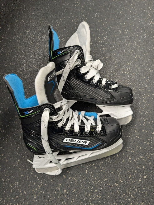 Vist Large View of Product Image Which is Used Bauer XLP Youth Hockey Skate Youth 12.0