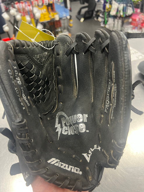 Vist Large View of Product Image Which is Used Mizuno GPP 1075Y1 RH Throw Fastpitch Gloves Black 10 3/4"
