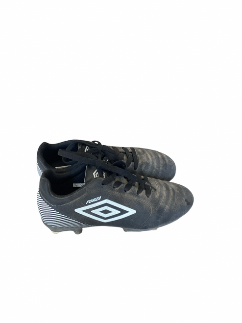 Vist Large View of Product Image Which is Used Umbro Soccer Cleats Black Junior 01.5