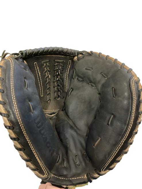 Vist Large View of Product Image Which is Used Wilson ONYX BB/SB Catchers RH Throw Black 33"