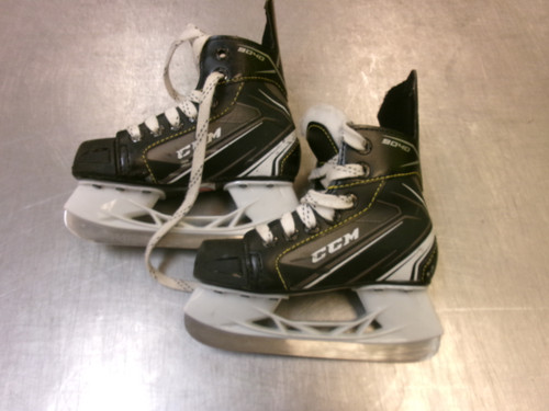 Vist Large View of Product Image Which is Used CCM 9040 TACKS Youth Hockey Skate Youth 10.0