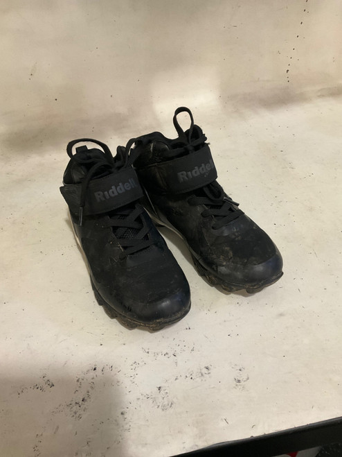 Vist Large View of Product Image Which is Used Riddell Jr FB Cleats Black Junior 02