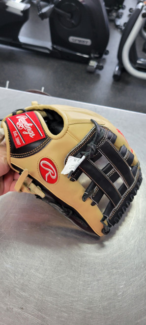Vist Large View of Product Image Which is Used Rawlings GGE1175HHCBPT BB/SB Glove RH Throw None 11 3/4"