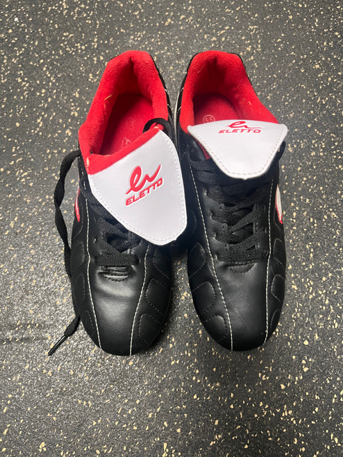 Vist Large View of Product Image Which is Used Eletto Soccer Cleats Black Senior 5.5