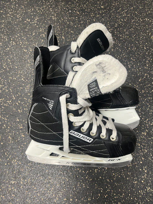 Vist Large View of Product Image Which is Used Bauer NEXUS 22 Junior Hockey Skate Junior 03