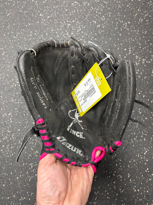 Vist Large View of Product Image Which is Used Mizuno FINCH GPP1005F1 RH Throw Fastpitch Gloves Pink 10"