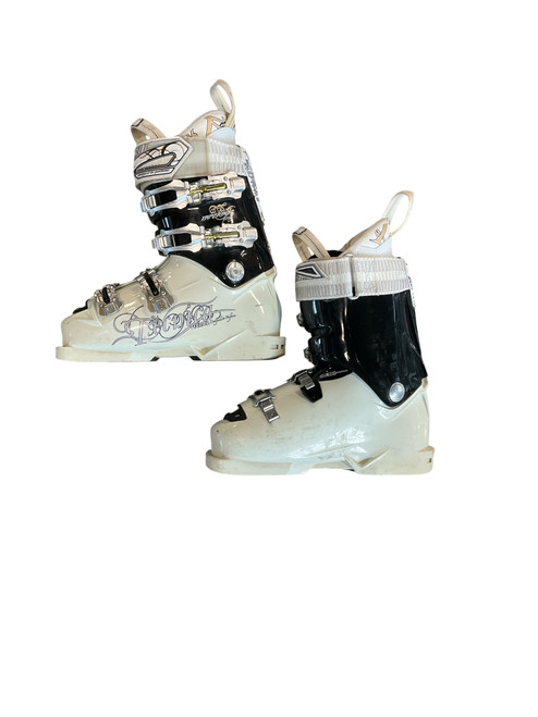 Vist Large View of Product Image Which is Used Tecnica VIVA INFERNO FLING Womens DH Ski Boot White 235 MP - J05.5 - W06.5
