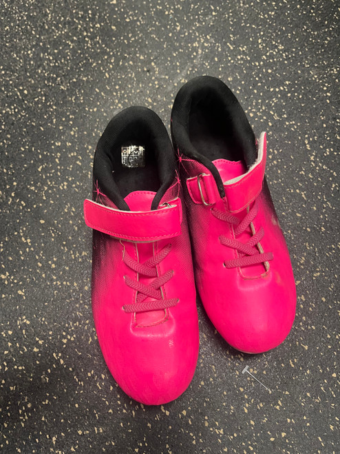Vist Large View of Product Image Which is Used Soccer Cleats Pink Junior 04