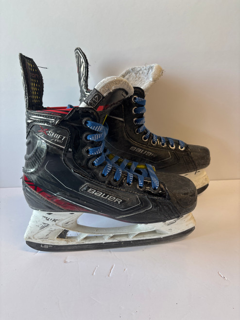 Vist Large View of Product Image Which is Used Bauer VAPOR XSHIFT PRO SKATES Intermediate Hockey Skate Intermediate 4.5