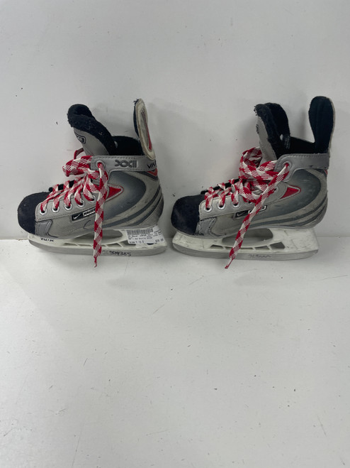 Vist Large View of Product Image Which is Used Bauer VAPOR XXII Youth Hockey Skate Youth 12.5