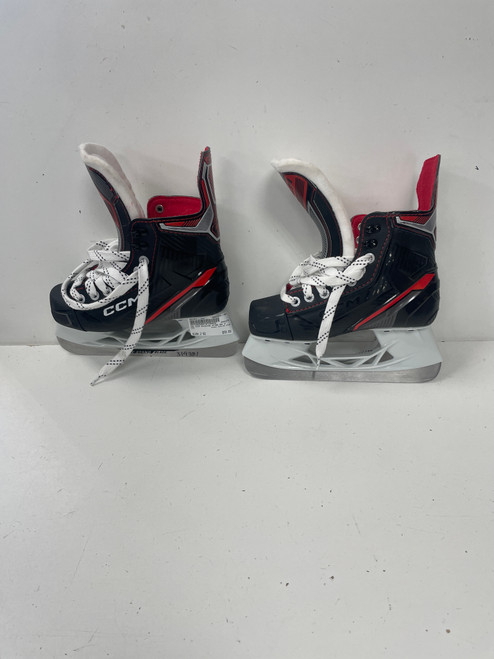 Vist Large View of Product Image Which is Used CCM RISING STAR Junior Hockey Skate Junior 02