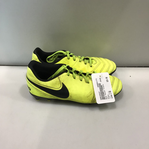 Vist Large View of Product Image Which is Used Nike Soccer Cleats Yellow Junior 04