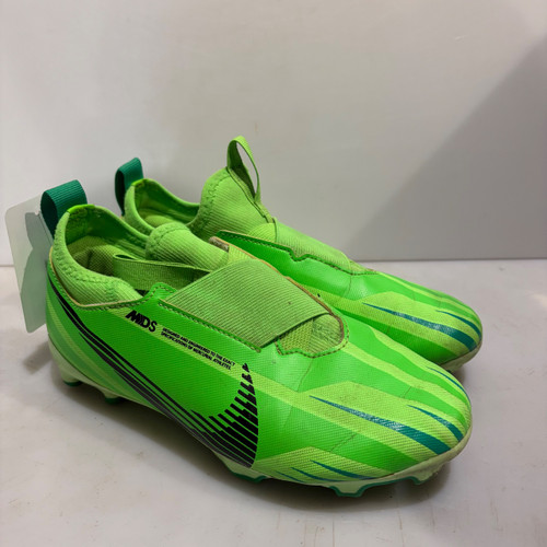 Vist Large View of Product Image Which is Used Nike Soccer Cleats Green Junior 03.5