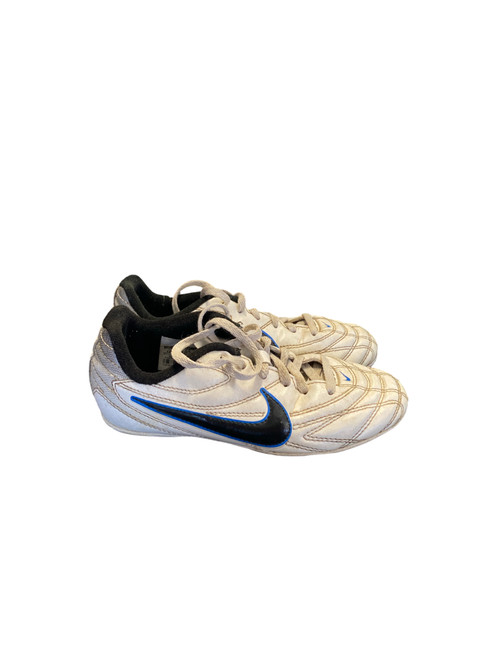 Vist Large View of Product Image Which is Used Nike Soccer Cleats White Youth 12.0