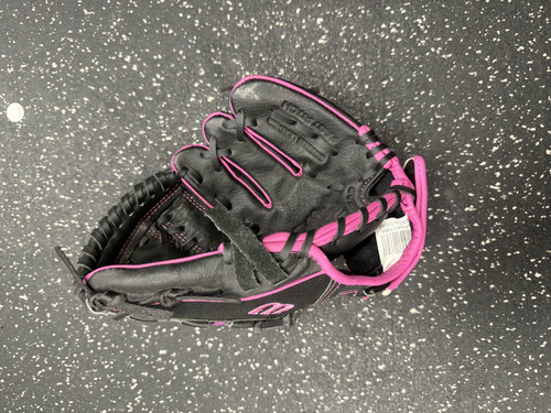 Vist Large View of Product Image Which is Used Wilson A0440OFPFL10 RH Throw Fastpitch Gloves Black 10"