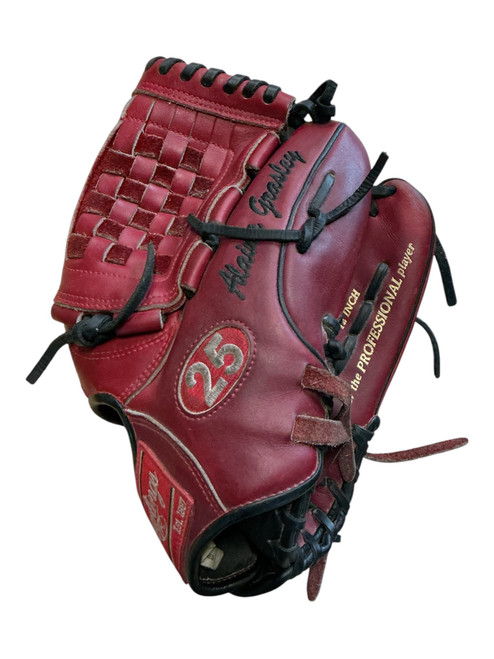 Vist Large View of Product Image Which is Used Rawlings PRO PREFERRED BB/SB Glove RH Throw None 12"