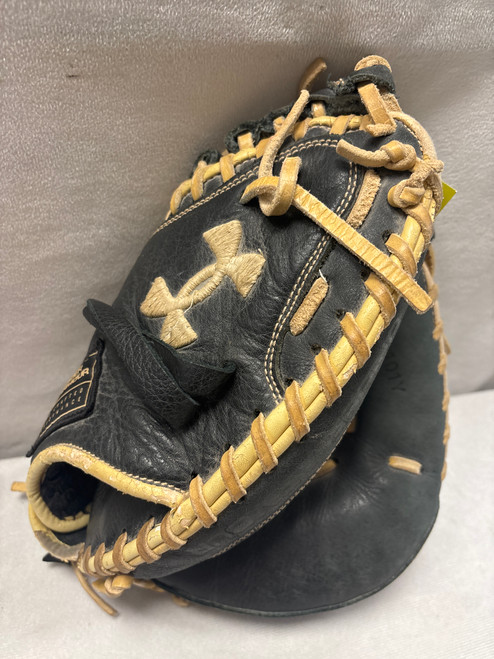 Vist Large View of Product Image Which is Used Under Armour UACM-101Y BB/SB Catchers RH Throw Black 31 1/2"