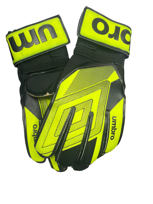 Vist Large View of Product Image Which is Used Umbro GOALIE GLOVES Soccer Goalie Gloves Yellow 7