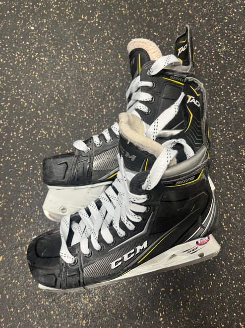 Vist Large View of Product Image Which is Used CCM TACKS 9070 SKATES Senior Hockey Skate Senior 7